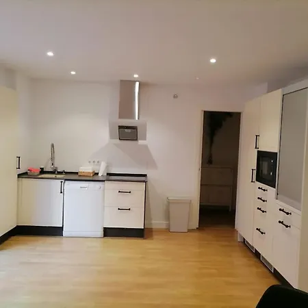 Piso Soleado Cerca Del Centro Апартаменты